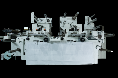 フラットベッド箔押し及び抜き加工機NewHD330